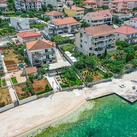 2 Bedroom Beautiful Apartment In Okrug Gornji Trogir Ngoại thất bức ảnh