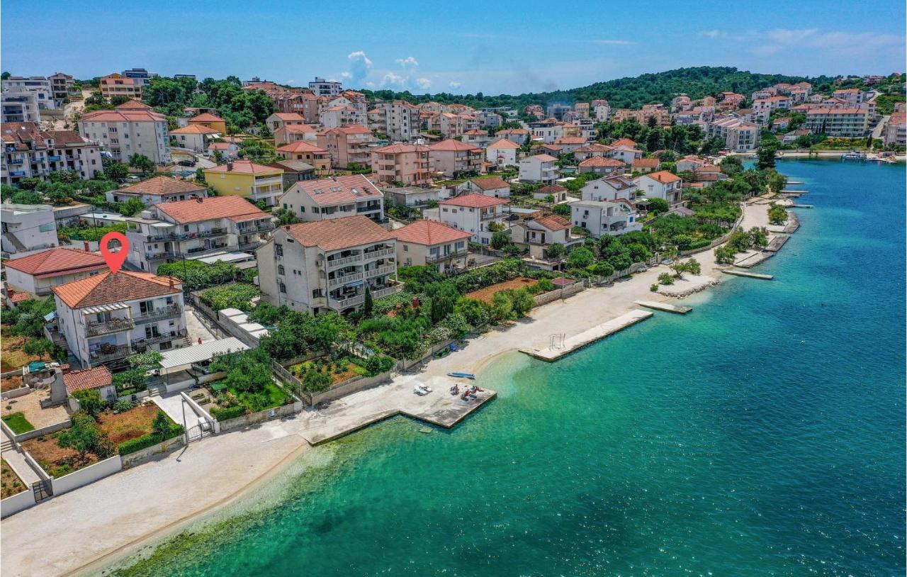 2 Bedroom Beautiful Apartment In Okrug Gornji Trogir Ngoại thất bức ảnh