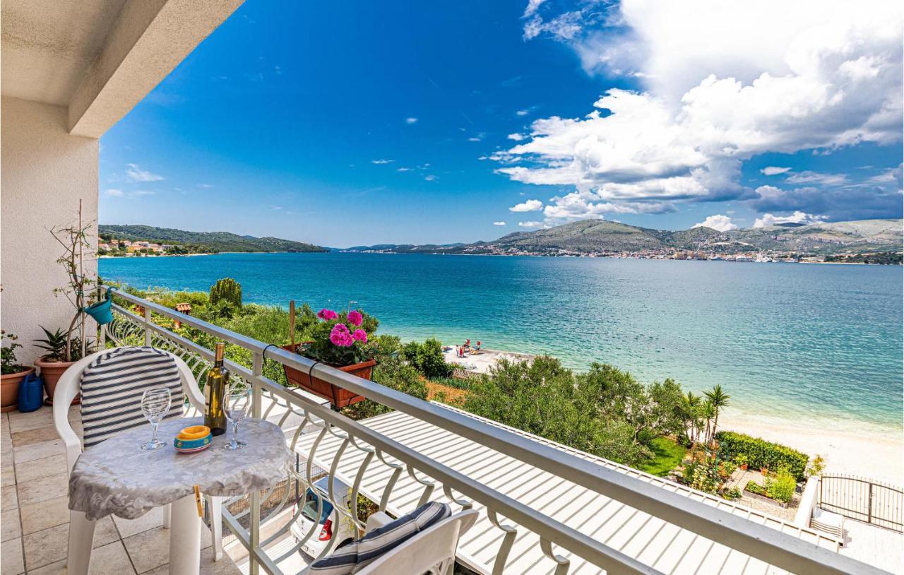 2 Bedroom Beautiful Apartment In Okrug Gornji Trogir Ngoại thất bức ảnh